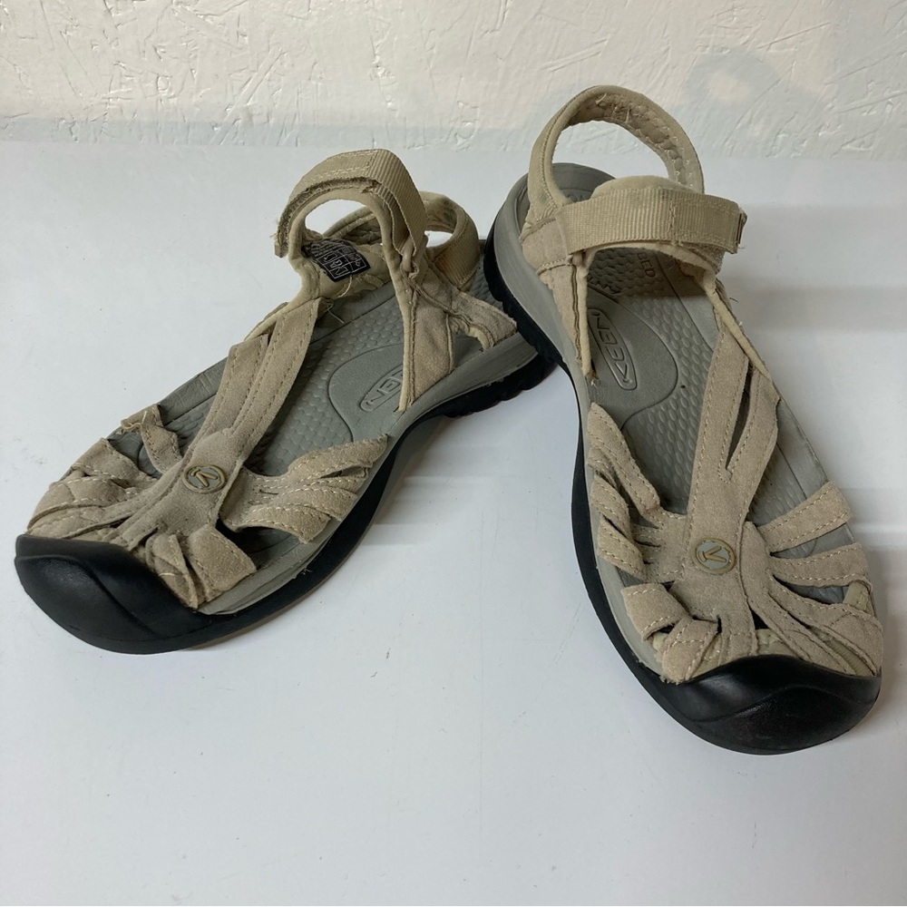 Keen Rose 8.5 Women's Tan Sandals closed toe adjustable strap trail hiking